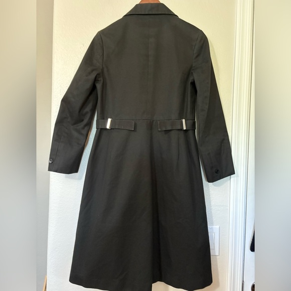 Barneys New York Made in Italy Black Long Streamlined Cotton Coat. Pockets - Picture 6 of 16